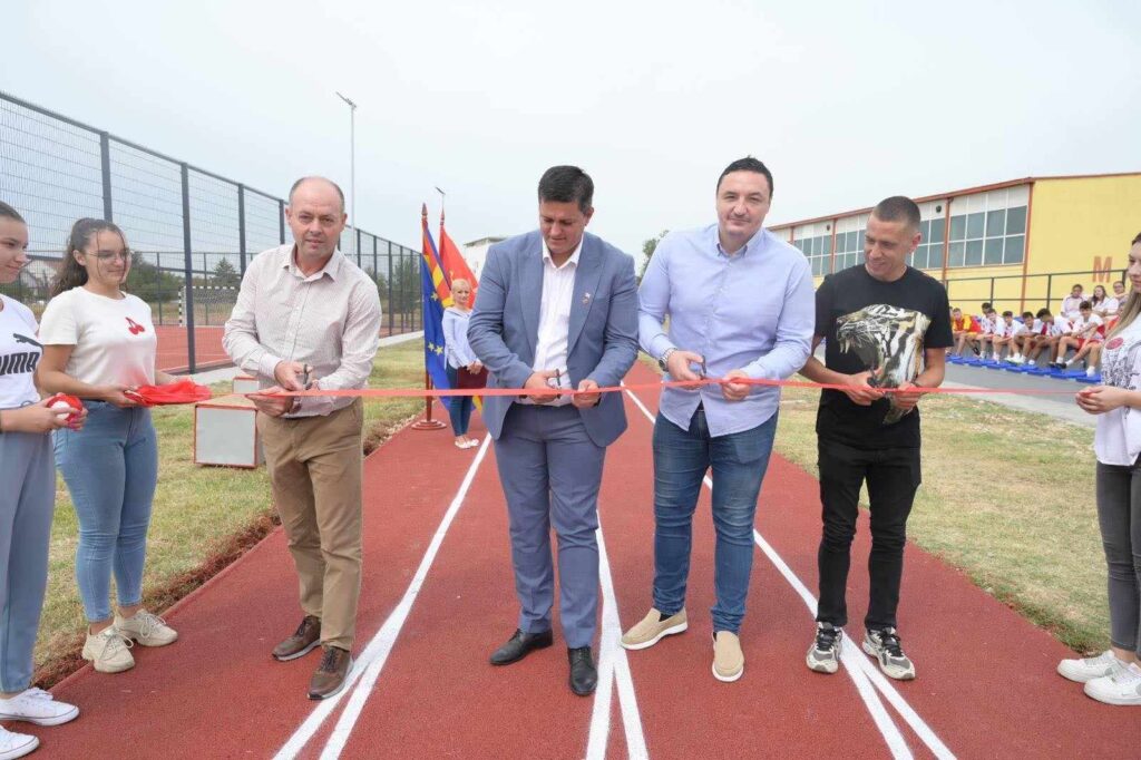 borko ristovski vlozuvame vo mladite i vo idinata otvoren sportsko rekreativen centar drago manevski vo opstina ilinden image wmmt