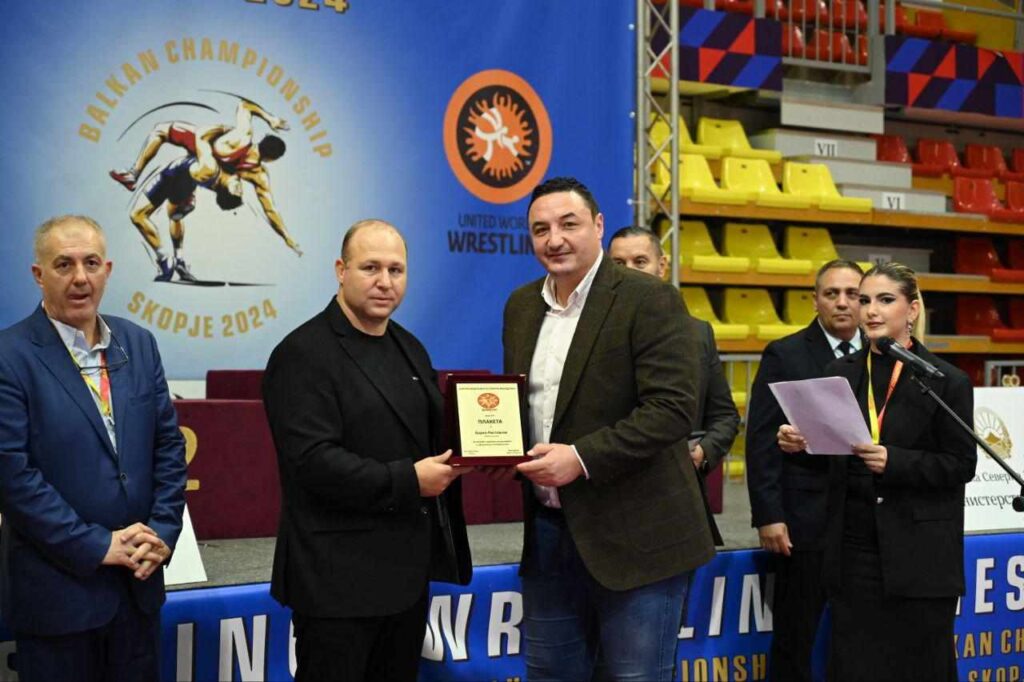 otvoreno balkanskoto prvenstvo vo borenje vo mladinski kategorii ministerot borko ristovski gi pozdravi mladite sportisti image npac