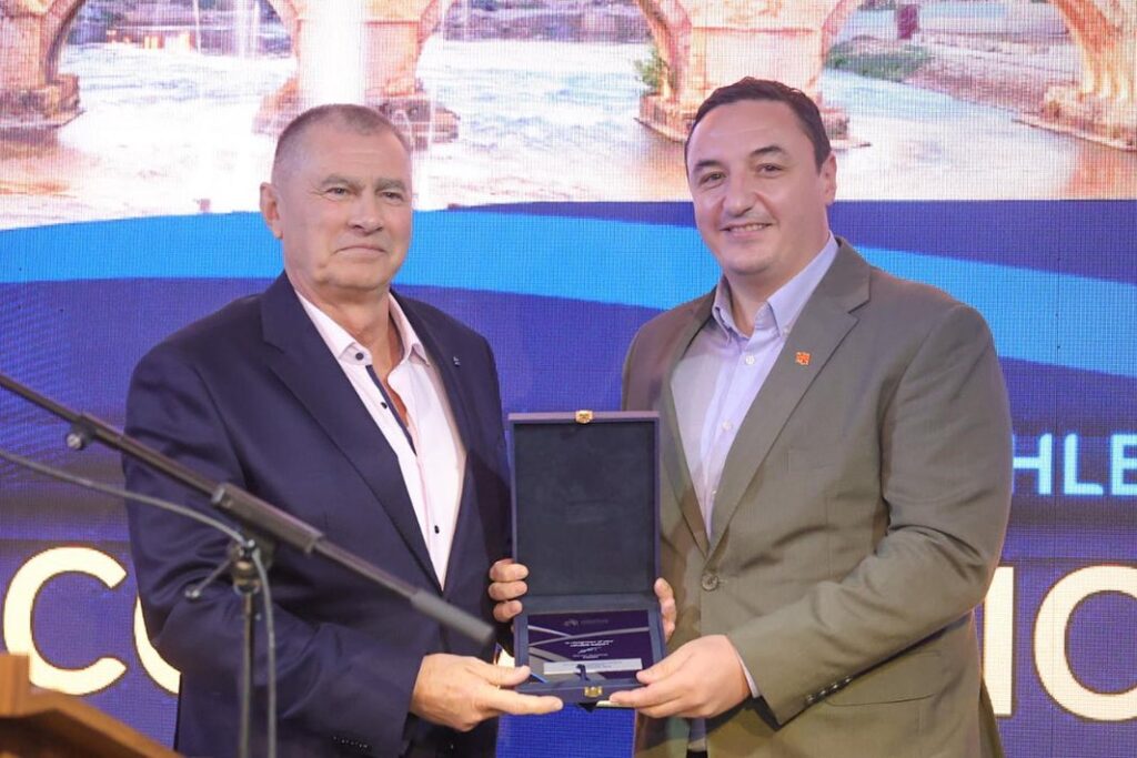 posvetenost na sportot ministerot borko ristovski dobi priznanie od evropskata atletska asocijacija image amsv