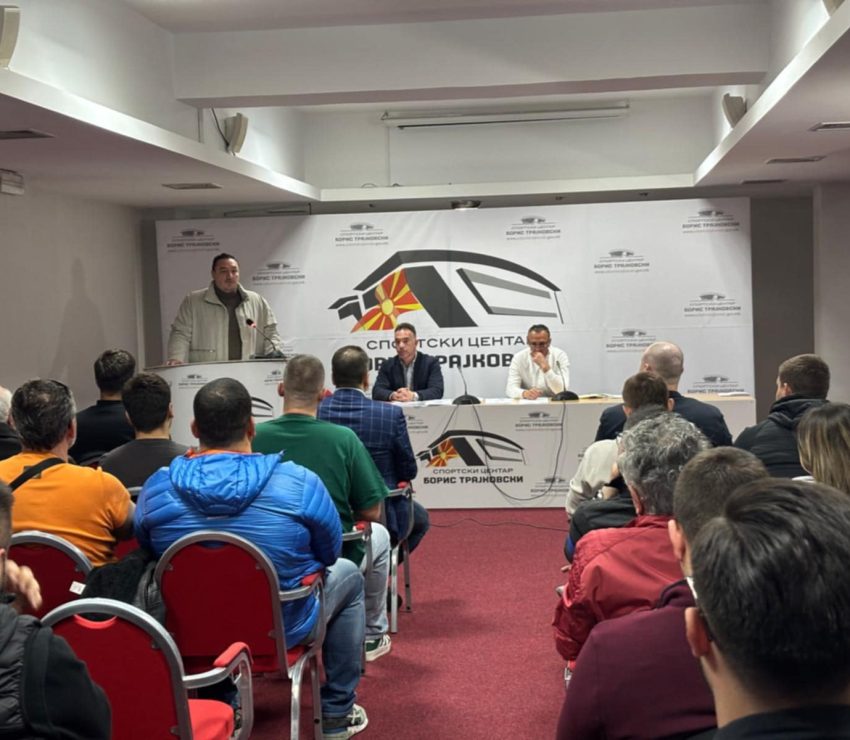 ministerot borko ristovski go pozdravi obedinuvanjeto vo makedonskoto plivanje image ghny