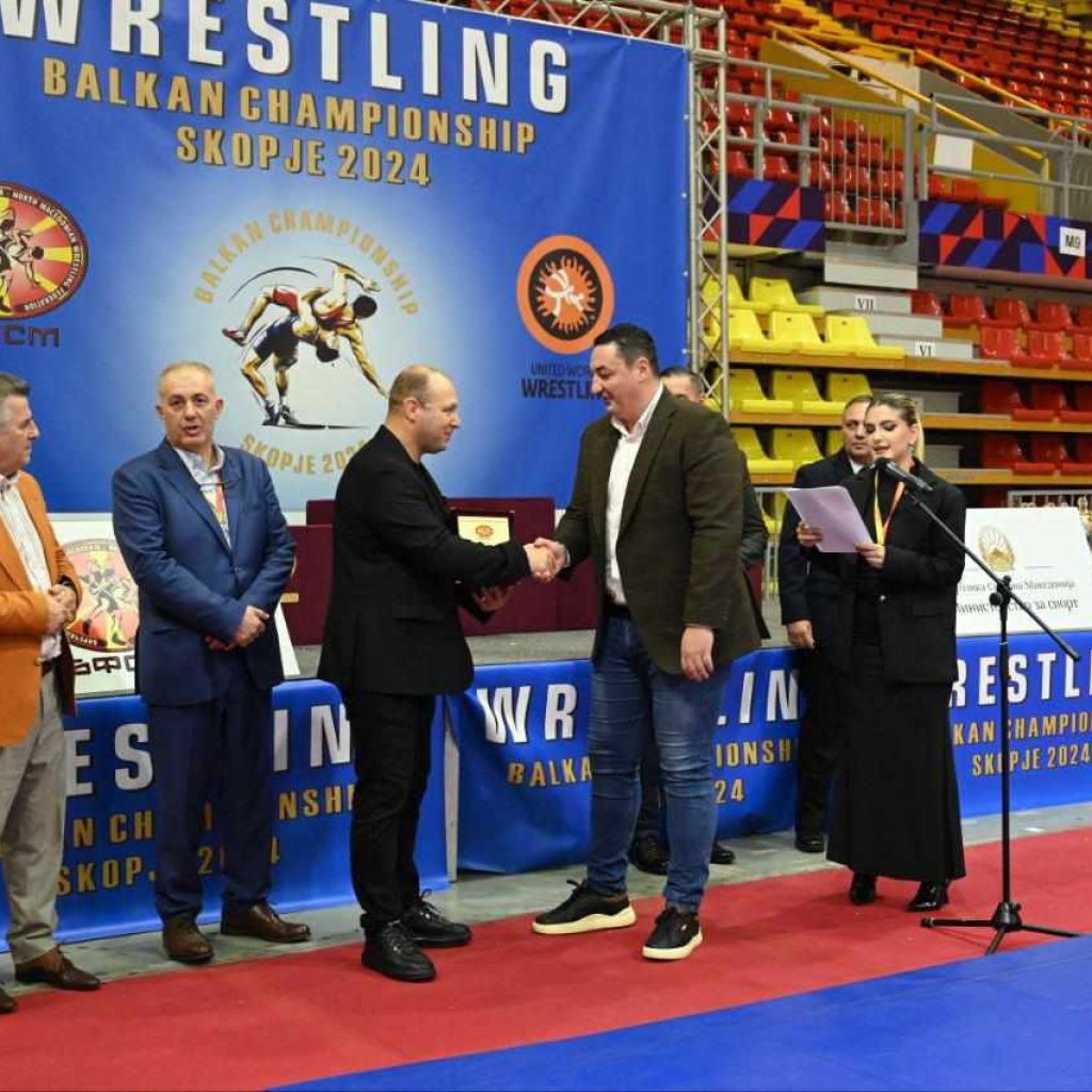 otvoreno balkanskoto prvenstvo vo borenje vo mladinski kategorii ministerot borko ristovski gi pozdravi mladite sportisti image armc