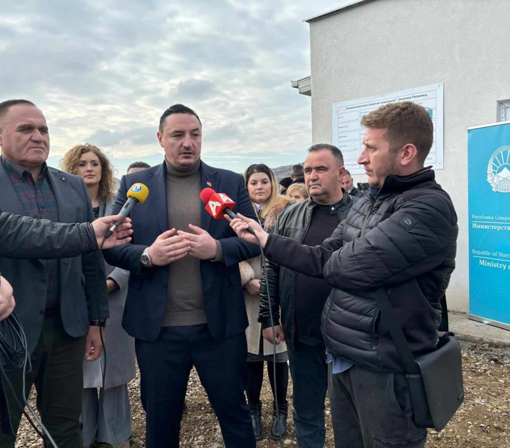 petrovec kje dobie sovremeno multifunkcionalno igraliste ministerot ristovski go oznaci startot na noviot proekt image sezz